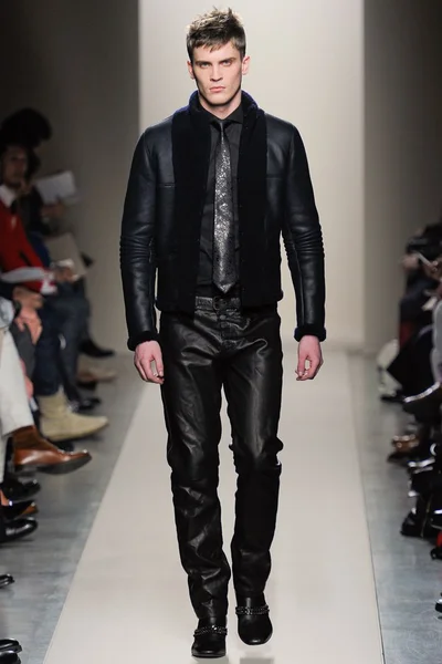 Look 25